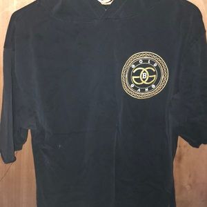 Short sleeve hooded shirt